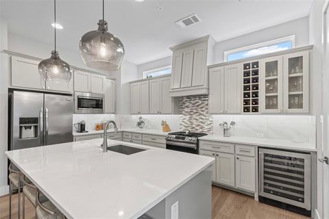 Tiny photo for 2741 Merrimac Street #101, Fort Worth, TX 76107 (MLS # 21196661)