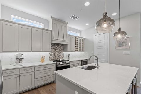 Tiny photo for 2741 Merrimac Street #101, Fort Worth, TX 76107 (MLS # 21196661)