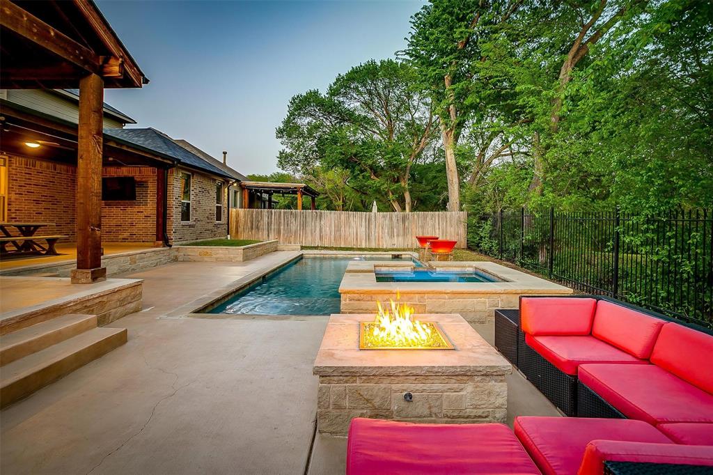 302 Blue Stem Lane