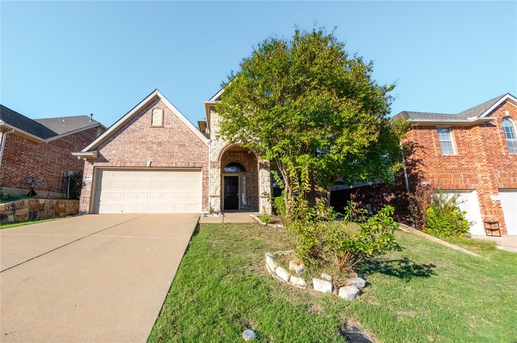 Photo of 1067 Valley Vista Drive, Irving, TX 75063 (MLS # 21248732)