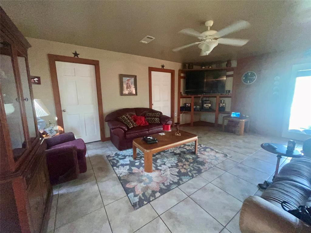 910 Lohaina Court