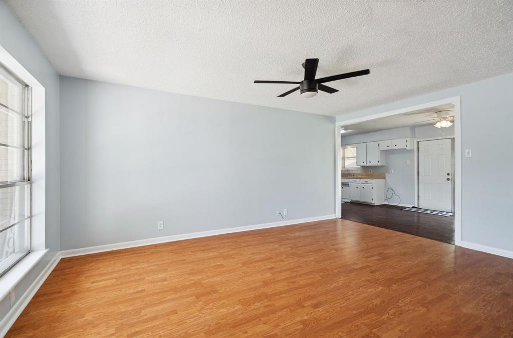 1120 S Valentine Drive