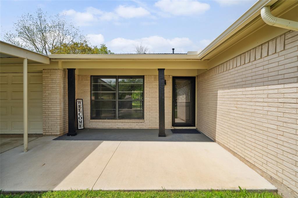 1120 S Valentine Drive