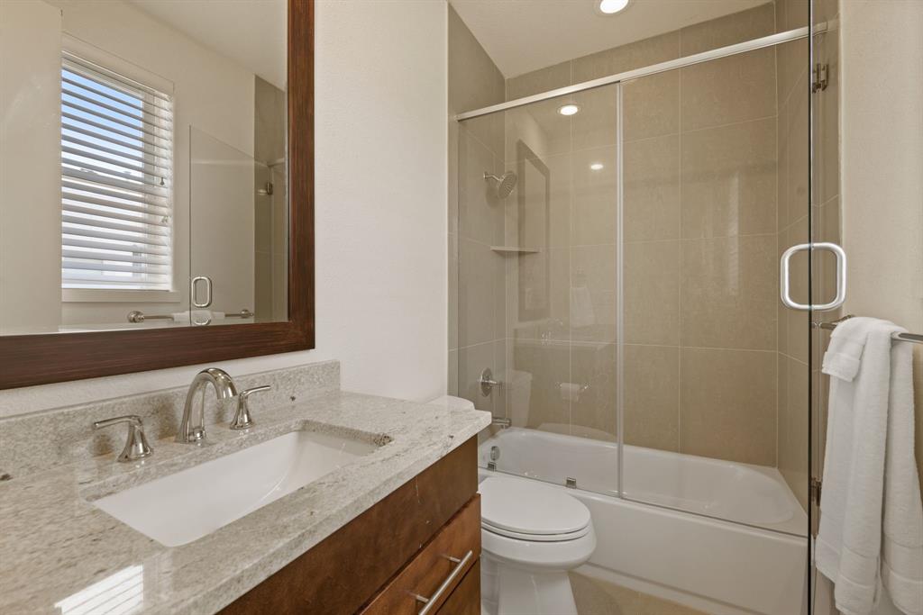 Palo Alto Twnhms Condos Bldg 7 - Residential