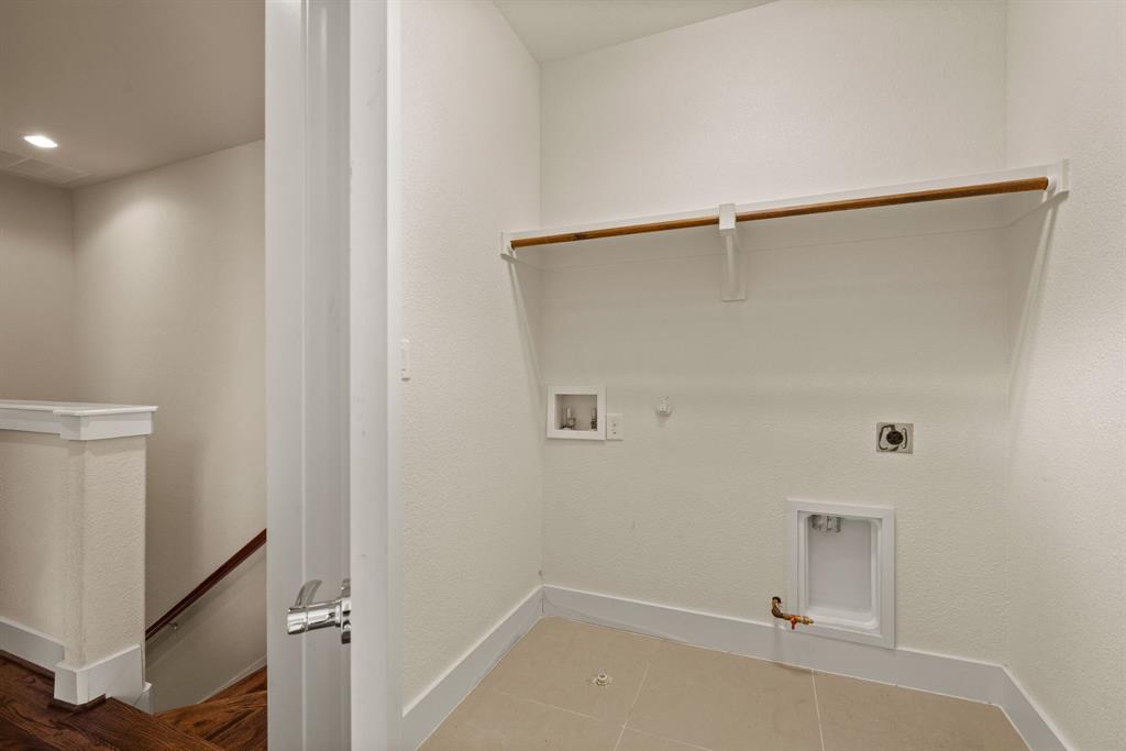 Palo Alto Twnhms Condos Bldg 7 - Residential