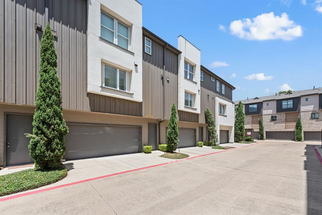 4211 Rawlins Street 733