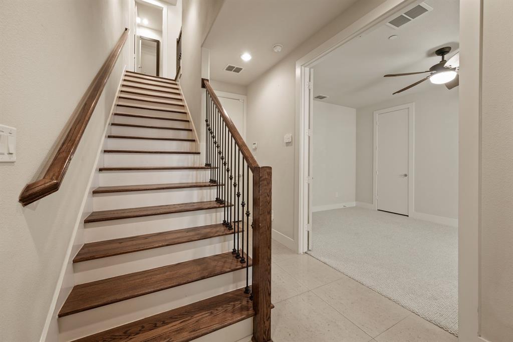 Palo Alto Twnhms Condos Bldg 7 - Residential