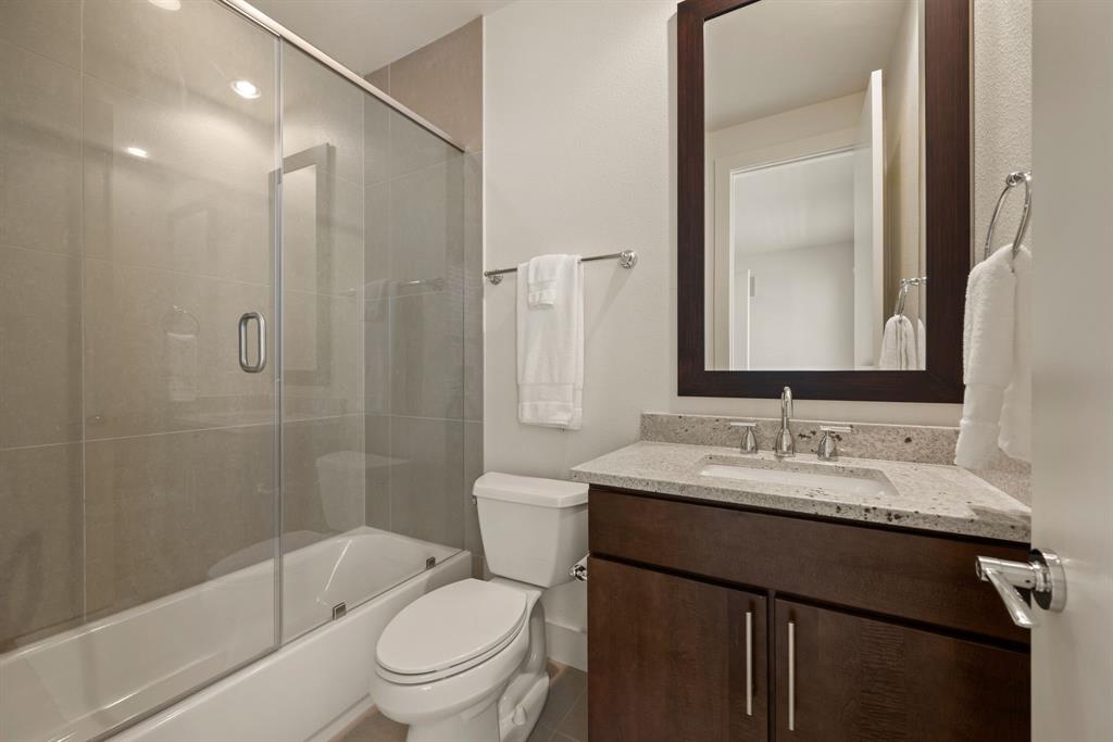 Palo Alto Twnhms Condos Bldg 7 - Residential