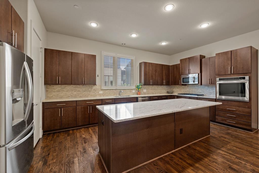 Palo Alto Twnhms Condos Bldg 7 - Residential