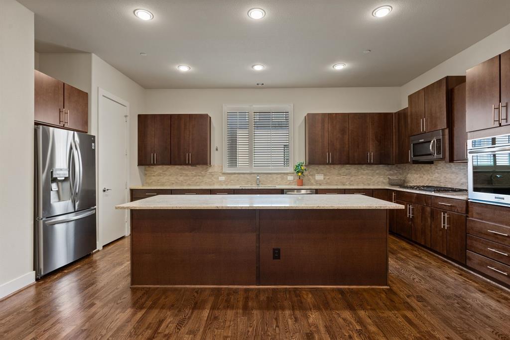 Palo Alto Twnhms Condos Bldg 7 - Residential