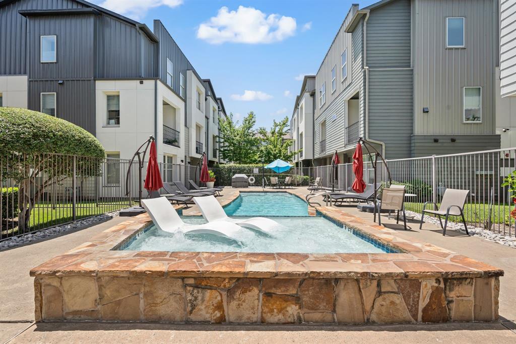 4211 Rawlins Street 733