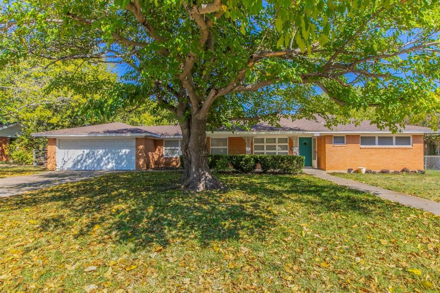 Welcome Home! 4305 Cummings Dr – a beautifully updated 3-bedroom, 2-bath home offering approximately 1600 sq. ft. of inviting living space in the heart of North Richland Hills. Enjoy an open, light-filled floor plan, a sleek kitchen with granite counters and stainless steel appliances, and a private owner’s suite with walk-in closet. The fenced backyard is perfect for relaxing or entertaining.

Pets are welcome (cats and small dogs), and the location can’t be beat—close to schools, shopping, dining, and major highways for easy commuting.

Rental Terms
Rent: $2,450
Application Fee: $45
Security Deposit: $2,450
Available Now
Pet Policy
Cats allowed
Small dogs allowed