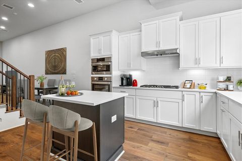 381 E Greenbriar Lane 1004 Dallas TX 75203