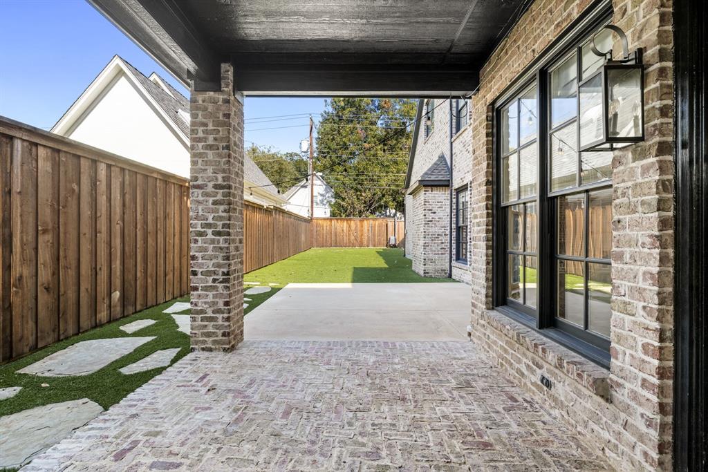 Summitt Lawn - Residential