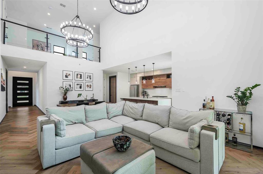 3059 Tall Oaks Court
