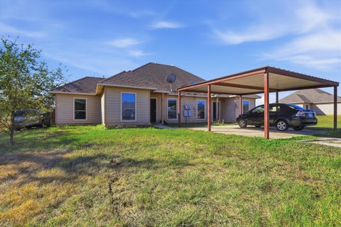Photo of 124 Collett Court, Weatherford, TX 76088 (MLS # 21408953)