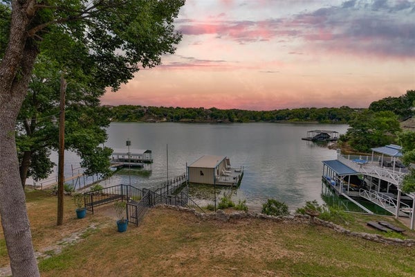 154 PARKVIEW, GAINESVILLE, TX 76240 - Image 53bb7207c79b309b7ec17a75e537c7fe/76210282