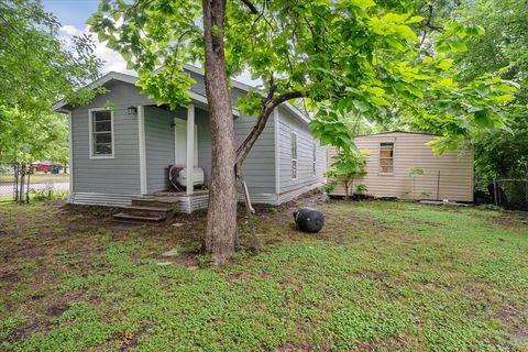 A home in Corsicana