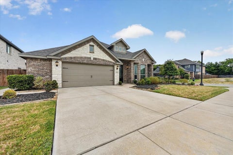 Photo of 1941 Silverleaf Drive, Glenn Heights, TX 75154 (MLS # 21419978)