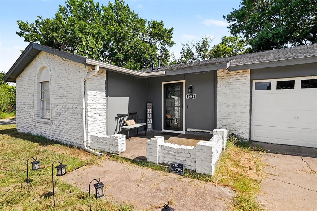 1608 Natches Drive