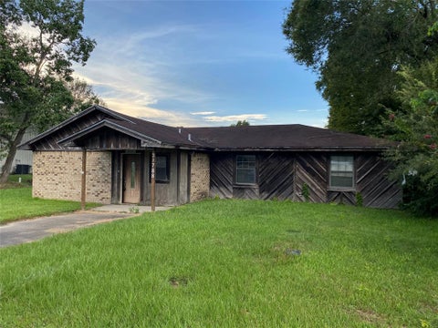 Photo of 21788 Ih 10, Vidor, TX 77662 (MLS # 21408825)