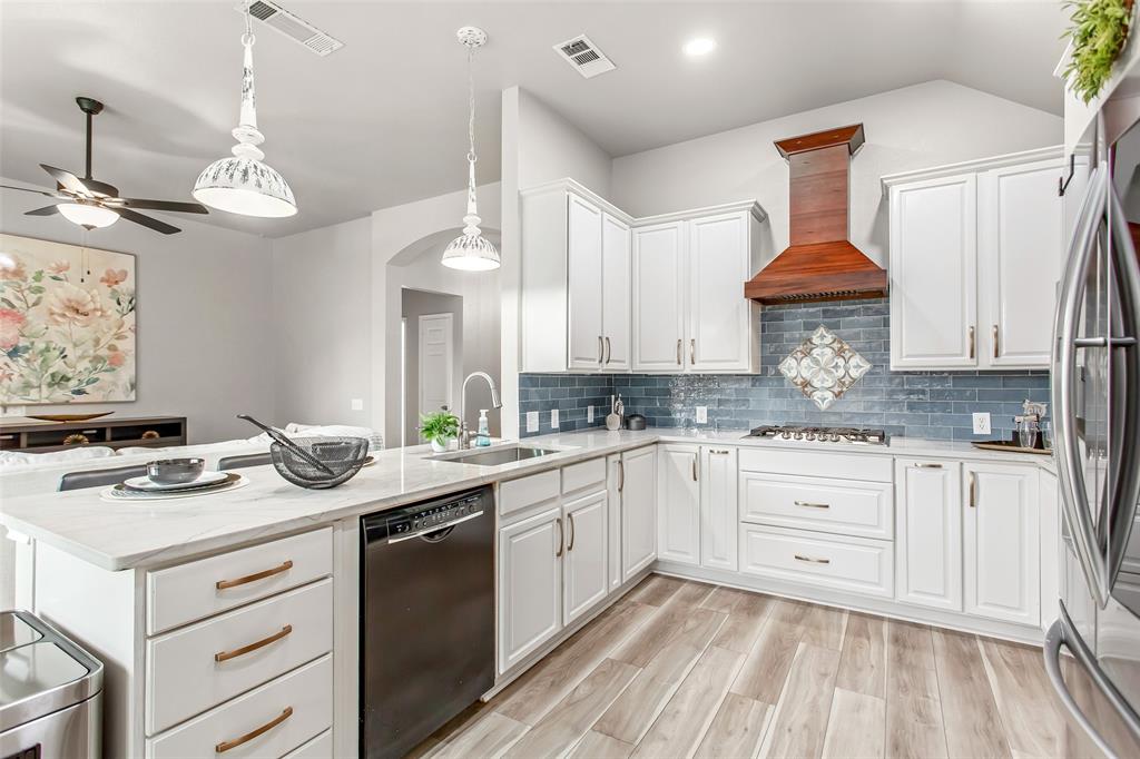 Fountainview Ph One - Residential