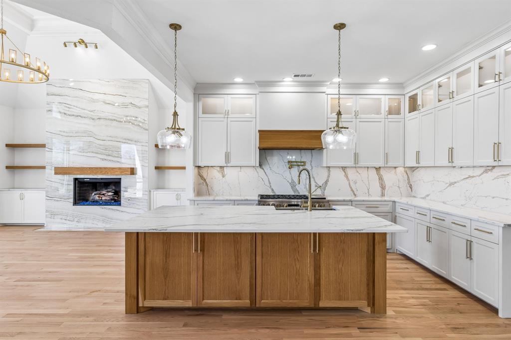 Kings Court Of Willow Bend - Residential