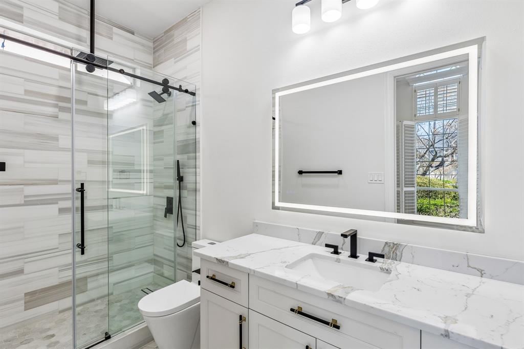 Kings Court Of Willow Bend - Residential