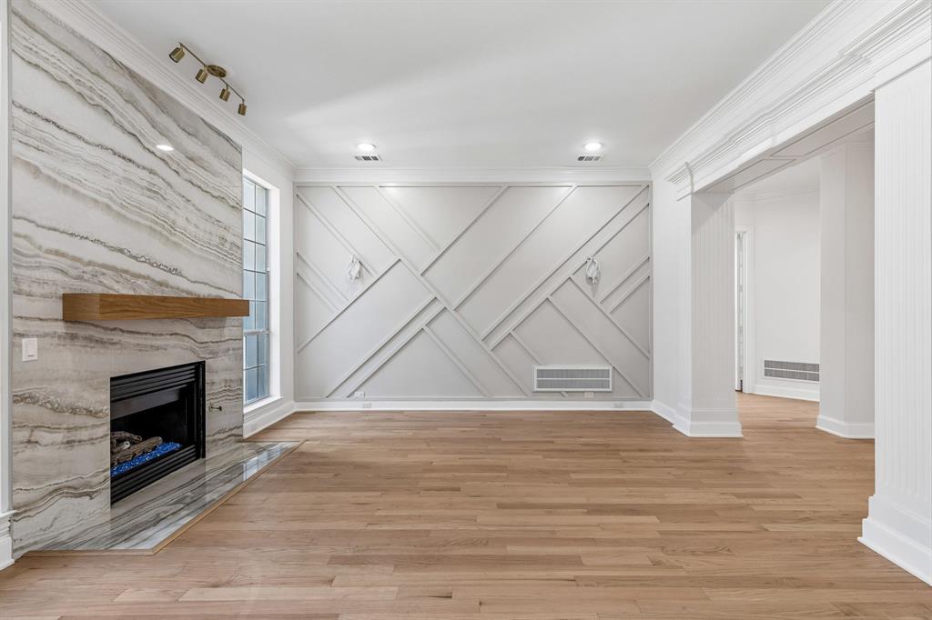 Kings Court Of Willow Bend - Residential