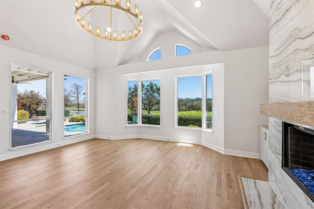 Kings Court Of Willow Bend - Residential