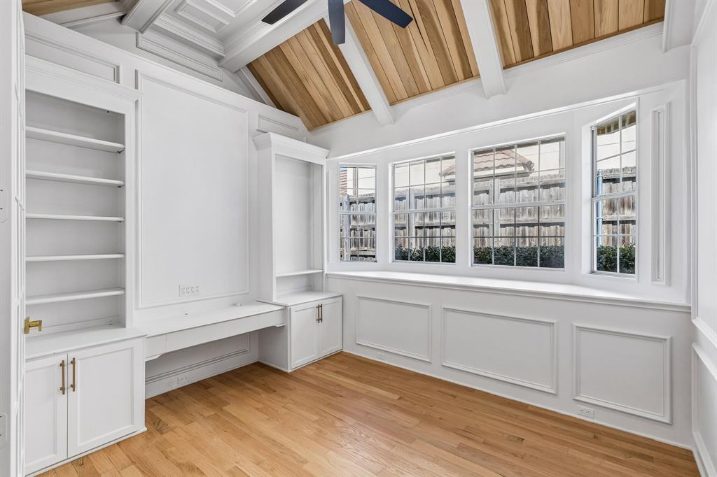 Kings Court Of Willow Bend - Residential