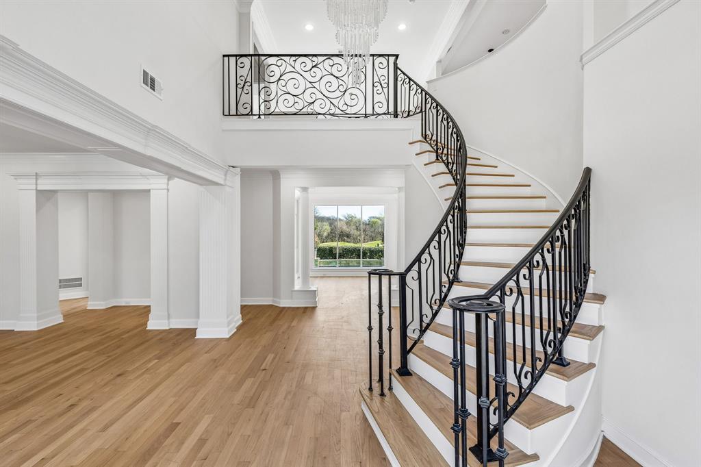 Kings Court Of Willow Bend - Residential