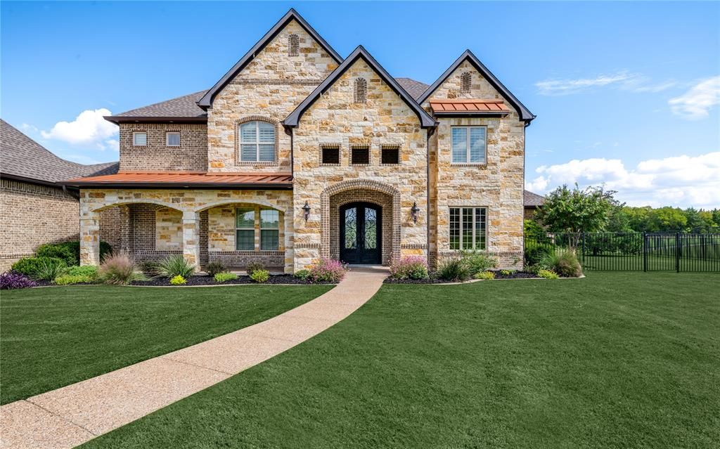 Photo of 218 Tanner Creek Circle, Sunnyvale, TX 75182 (MLS # 21075989)