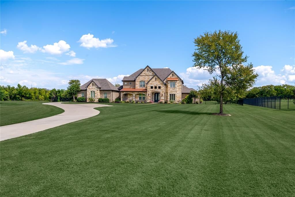 Photo of 218 Tanner Creek Circle, Sunnyvale, TX 75182 (MLS # 21075989)