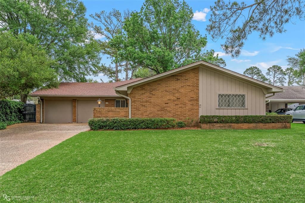 Photo of 6105 River Road Road, Shreveport, LA 71105 (MLS # 21251321)