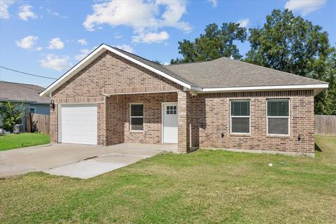 Photo of 3802 College Street, Greenville, TX 75401 (MLS # 21332396)