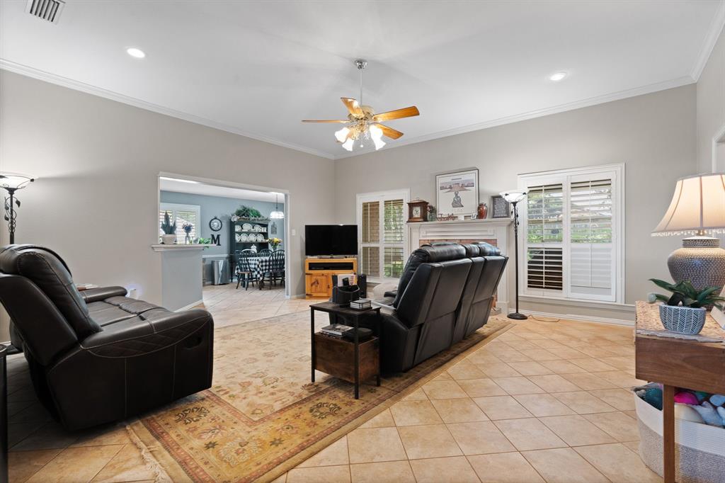 806 Water View Drive