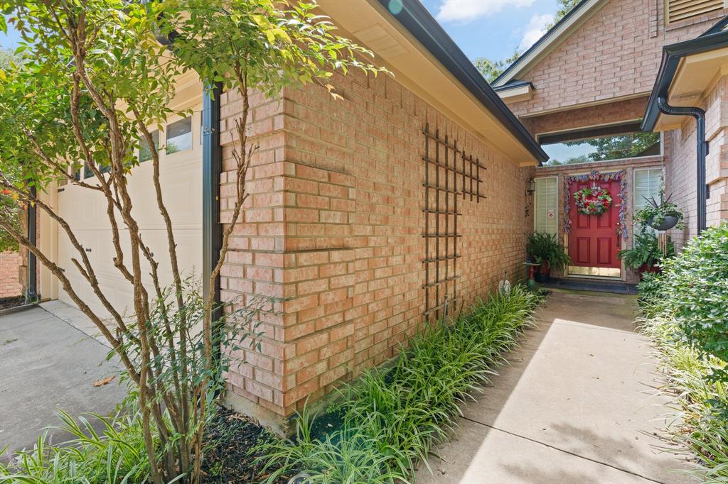 806 Water View Drive
