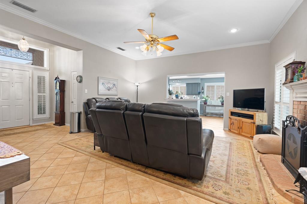 806 Water View Drive