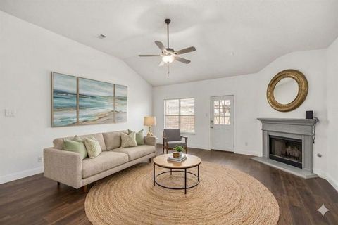 Photo of 744 Oriole Drive, Saginaw, TX 76131 (MLS # 21167471)