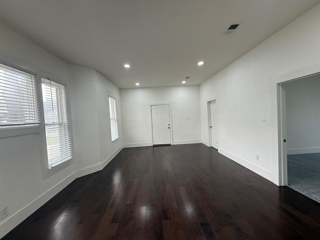 Dallas Land & Loan 03 - Residential