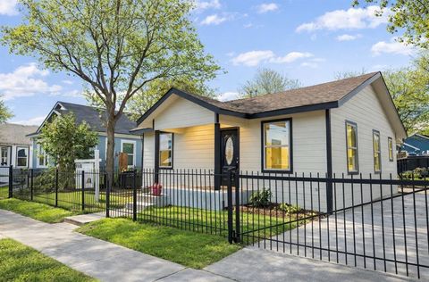 1220 E Bessie Street Fort Worth TX 76104