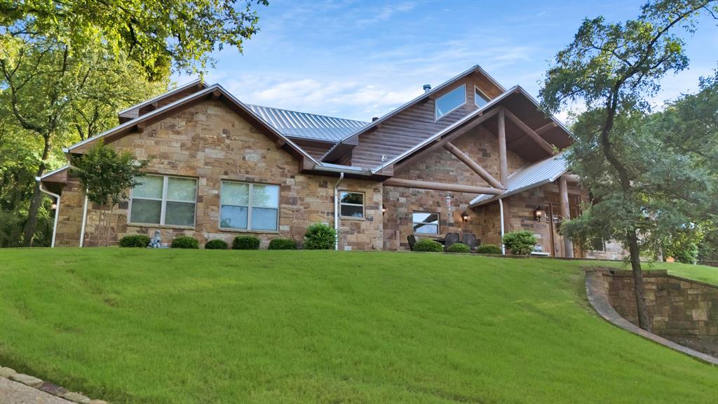 2216 Bluff Court