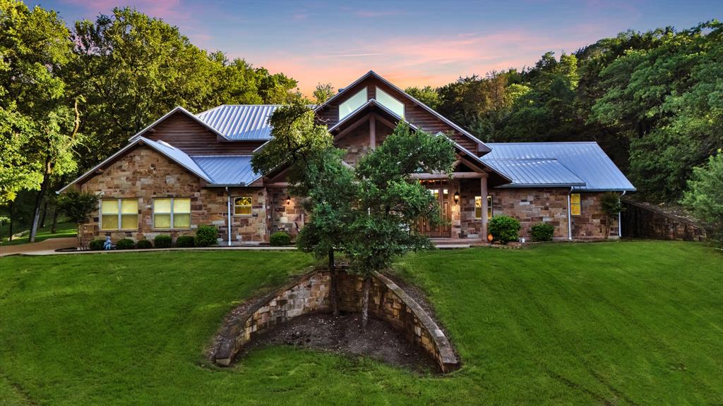 2216 Bluff Court