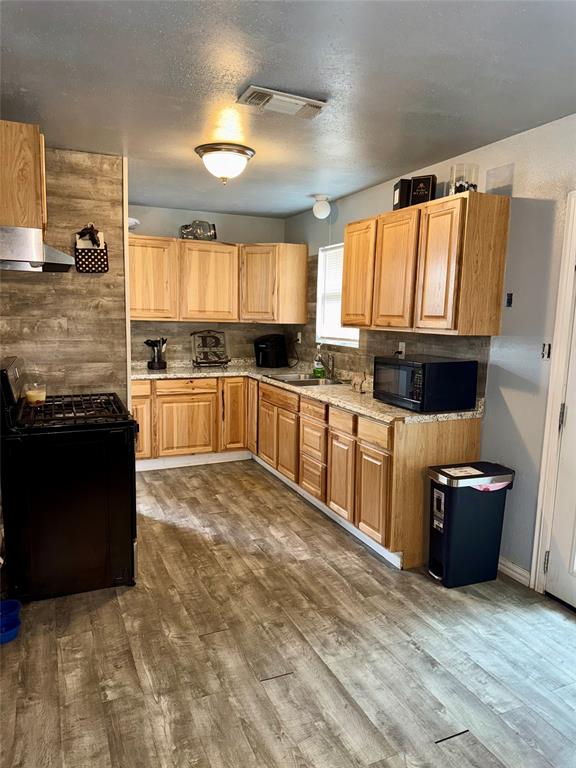 BAILEY'S ADDITION, BLOCK 2, LOT 13, 14 - Residential