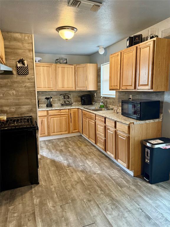 BAILEY'S ADDITION, BLOCK 2, LOT 13, 14 - Residential