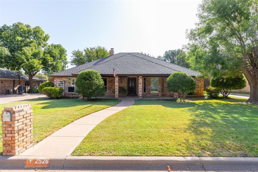 Photo of 2526 Woodlake Drive, Abilene, TX 79606 (MLS # 21390501)
