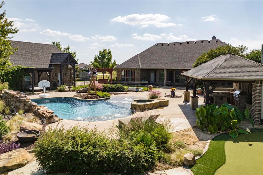 Winners Circle 1 & 2 & 3 & 4 - Residential