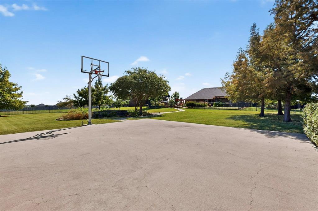 Winners Circle 1 & 2 & 3 & 4 - Residential