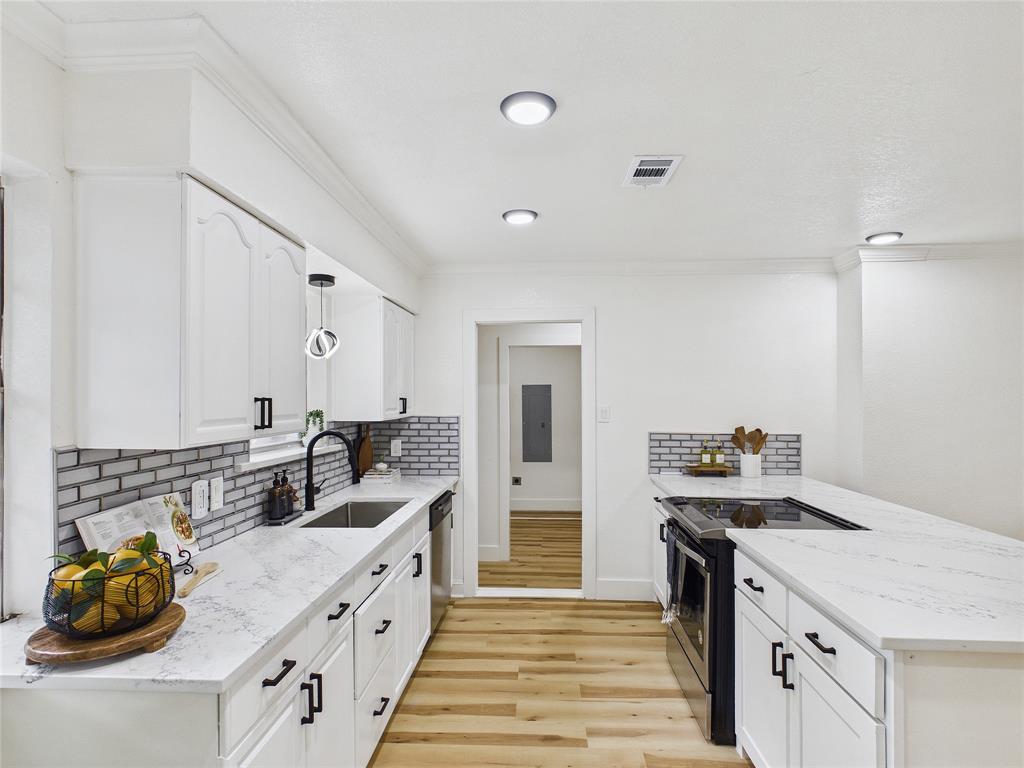 4414 Pineridge Drive